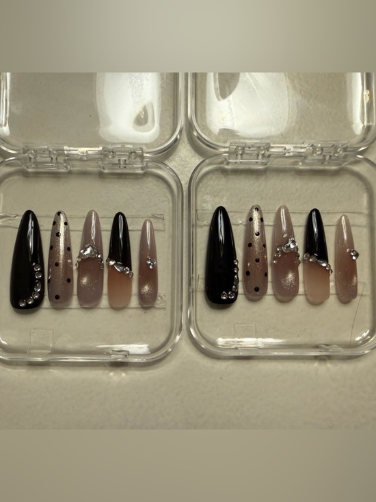 Other - Elegant Black and Nude Press-On Nails with Rhinestones